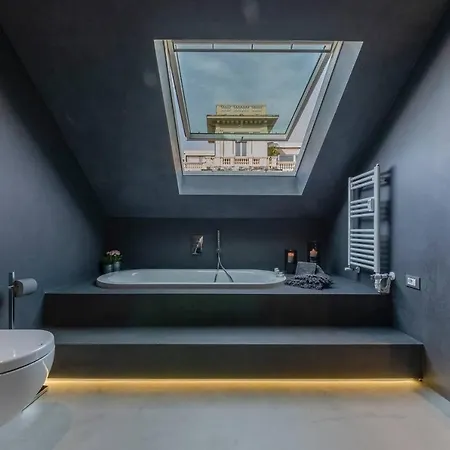 Plum Guide - The Shape Of Water Apartament